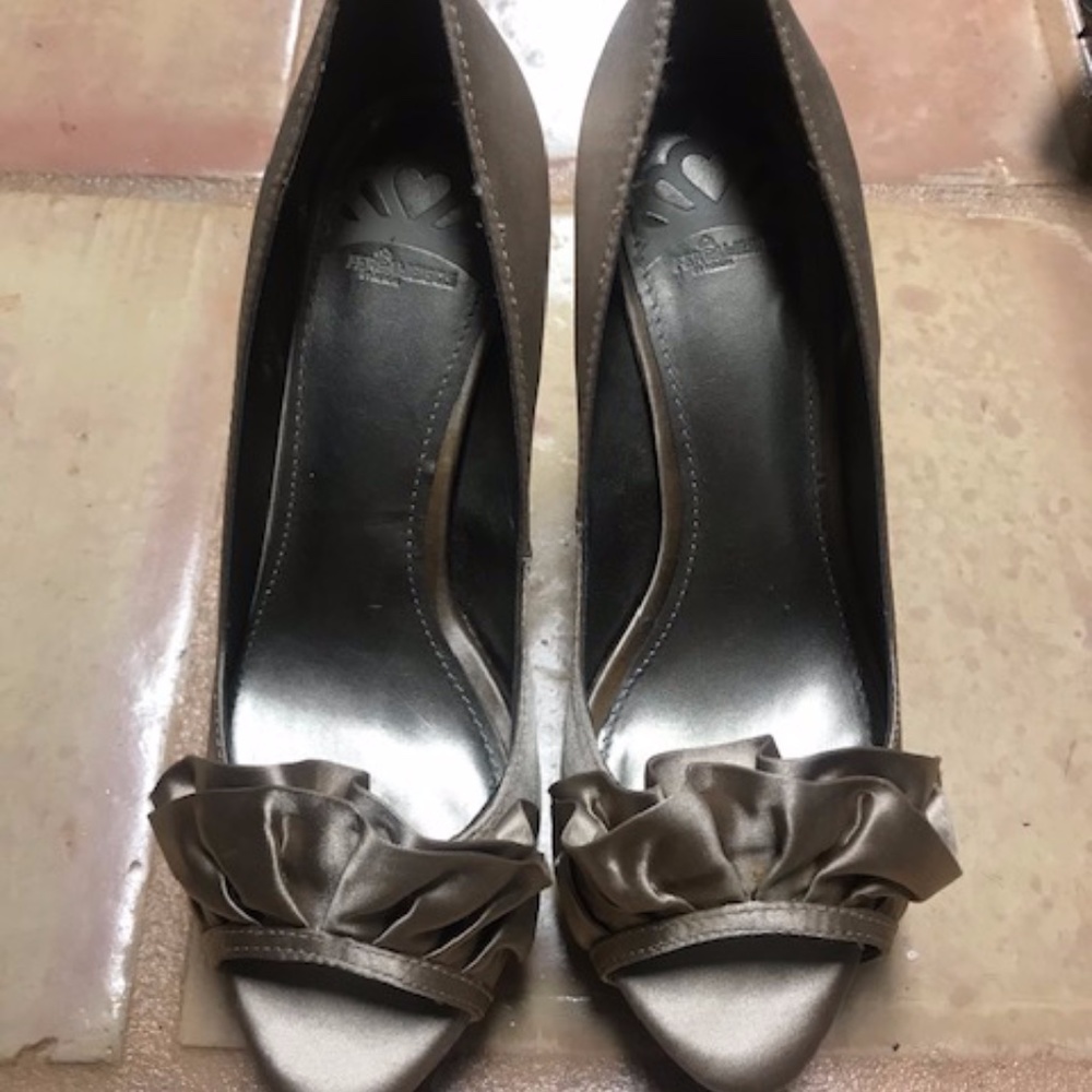 Fergilicious Mocha/Taupe Satin Heels Sz 8